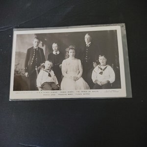 Seltene Postkarte von König George V ́s Kindern 1910