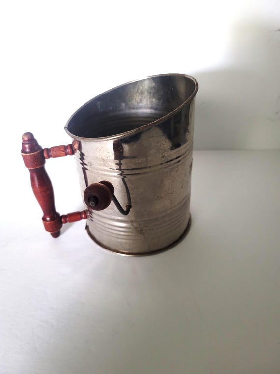 Favorite Antique 3 Cup Flour Sifter