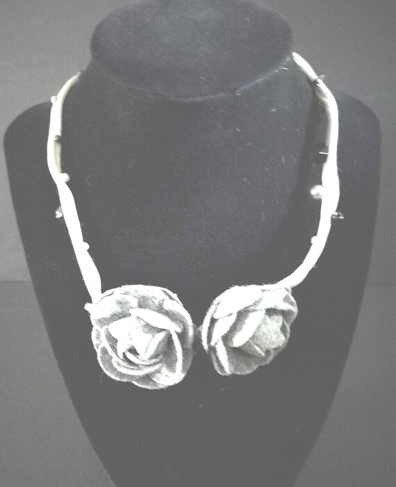 Gray Winter Chocker Necklace