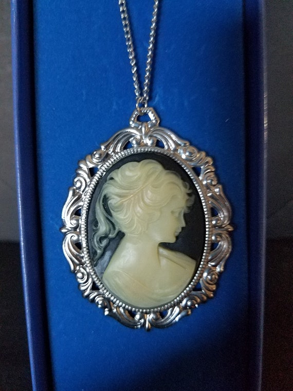 Black and White Silver Plated Cameo