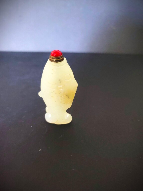 White Jade Antique Snuff Bottle with Brass and Coral Lid Spoon