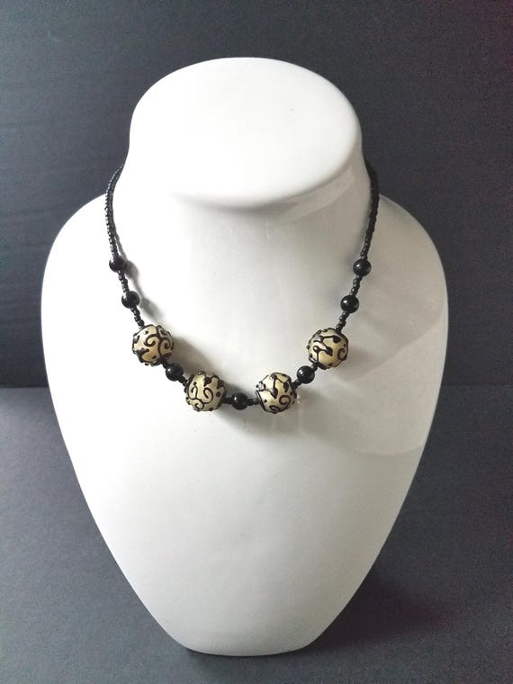 Black and White Glass Bead Necklace