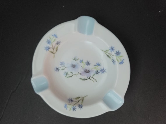 Shelley Blue Rock Ladies Ashtray