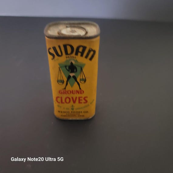 Sudan Ground Cloves Tin Circa 1930