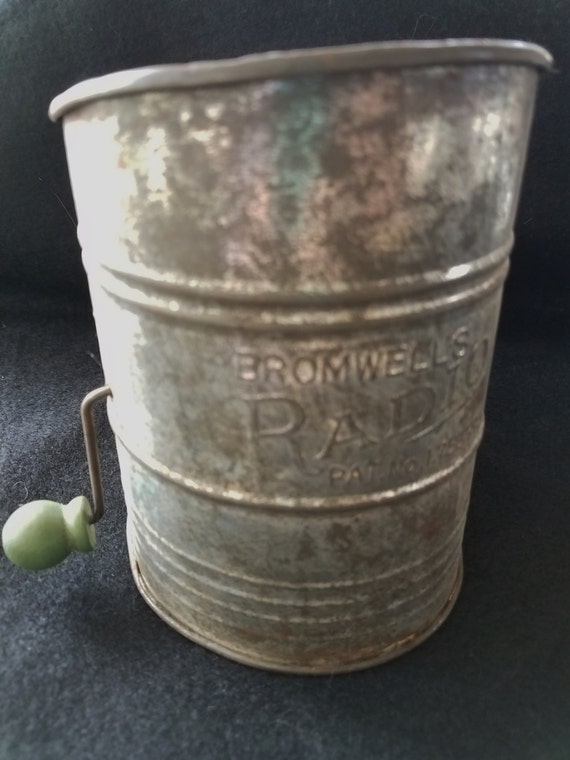 Bromwell's Radio/Flour Sifter/1940s