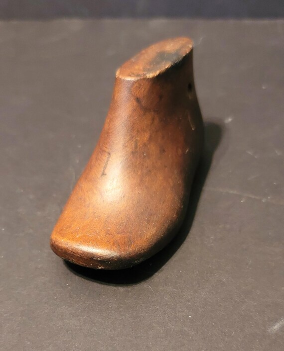 Antique Childs  Wooden Shoe Mold Size 7