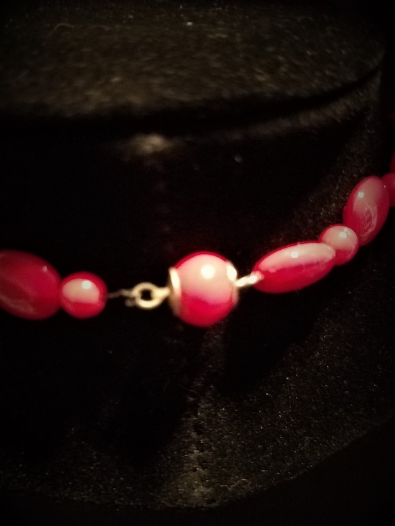 1930s Red Glass Bead Necklace - image 3