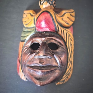 Masque d'oiseau quetzal maya sculpté à la main vintage