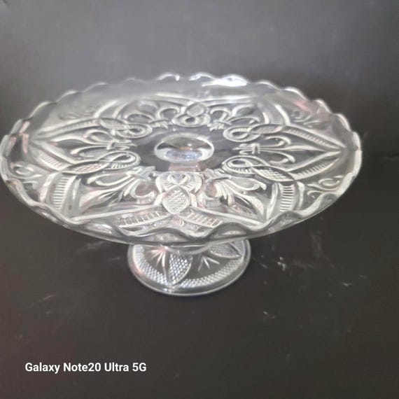 1898 Higbee Arched Fleur de Lis Cake Plate