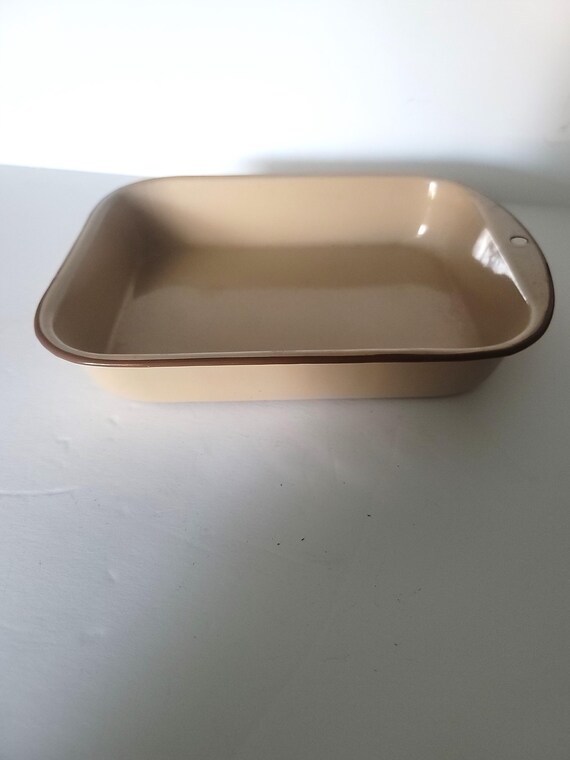 Enamelware Cream & Red Baking Pan