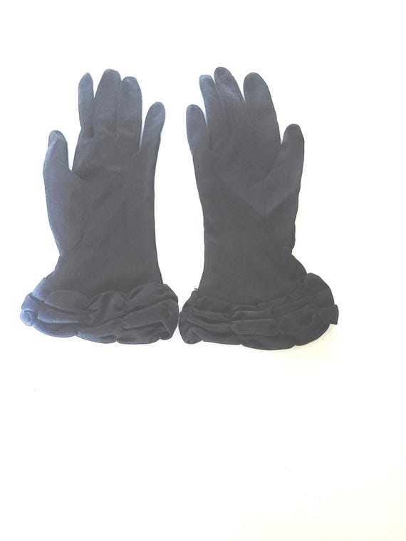 1950s Ruched Wrist Silk Gloves
