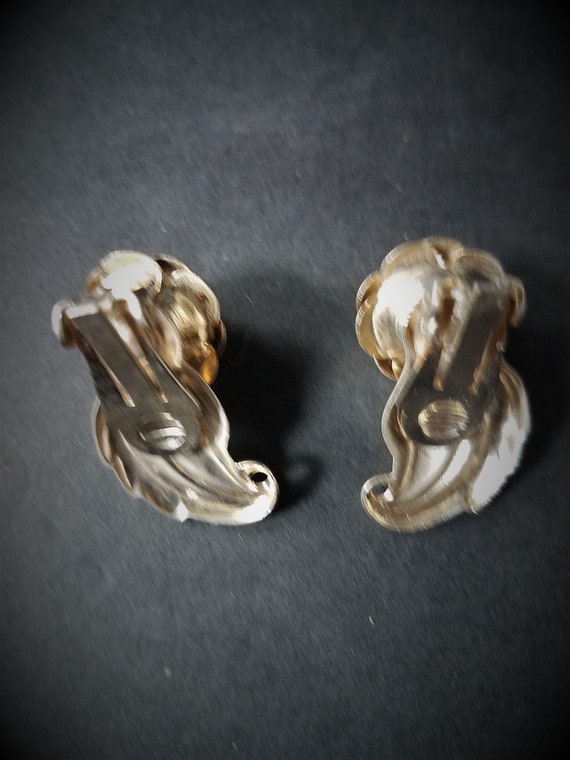 Pale Gold Rose & Leaf Clip on Earrings - image 3