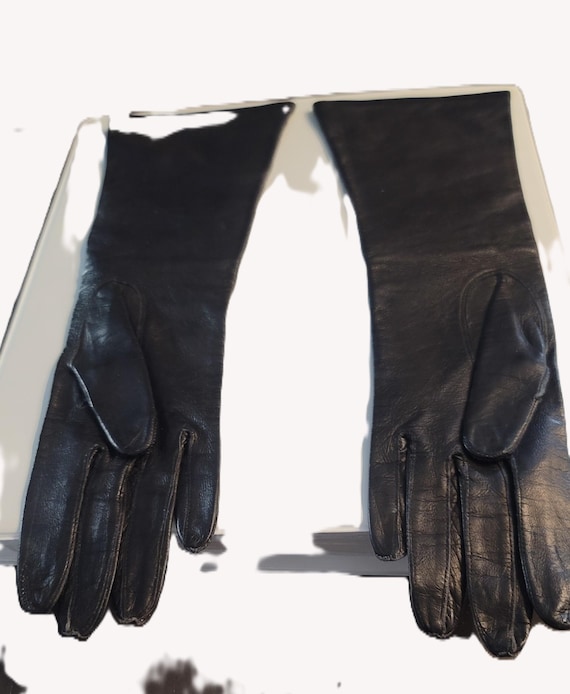 Small Black Leather Driving Gloves