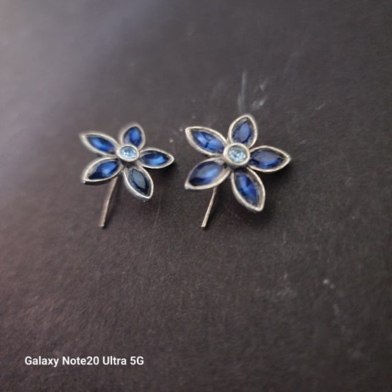 Vintage Blue Crystal Flower Earrings
