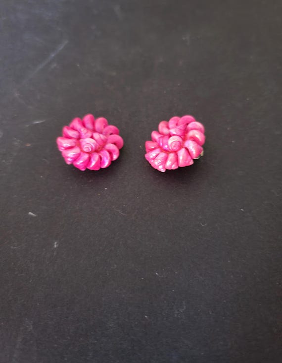 Vintage Dyed Shell Clip on Earrings