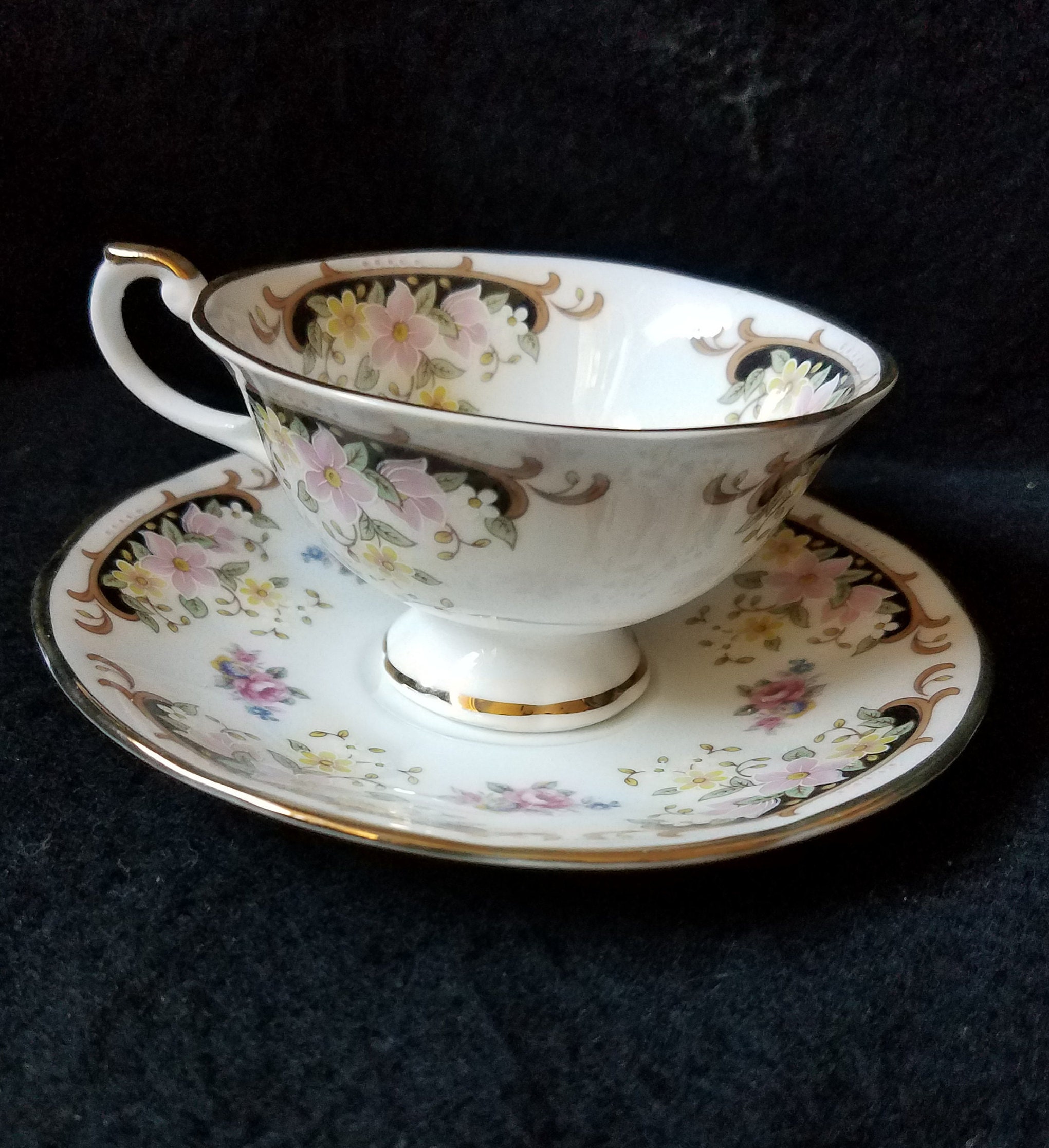 Royal Castle Fine Bone China Teacup and Saucer