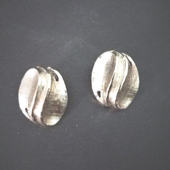 Vintage Gold Tone Clip On Earrings