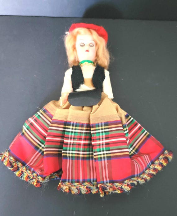 1970 Scotland Sleepy Eye Doll