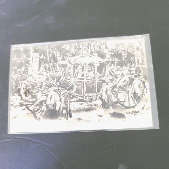 Postcard of King George V & Mary in Carraige 1911