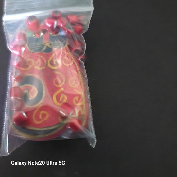 Laurel Birch Cat and Red Glass Beads
