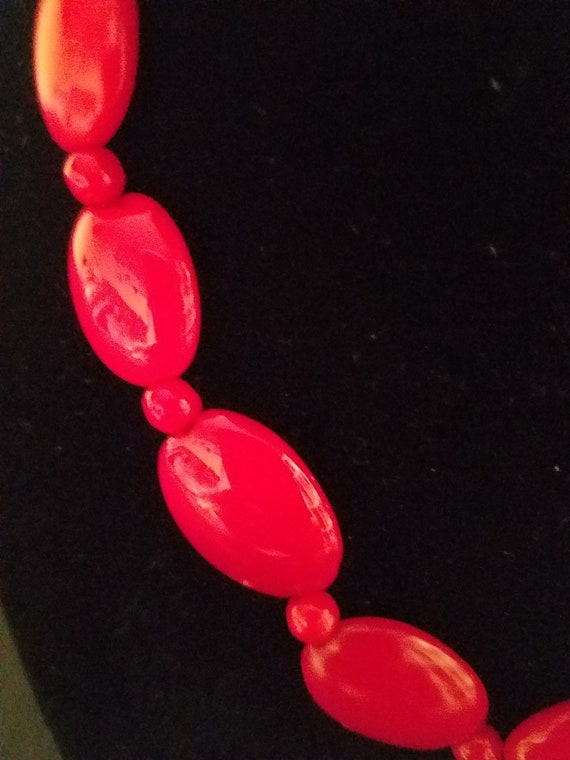 1930s Red Glass Bead Necklace - image 2