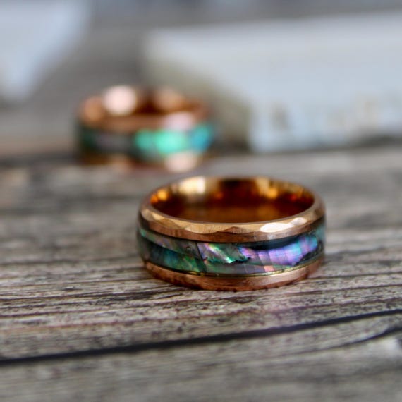 Bague pour homme en tungstène, météorite et opale galaxie martelée