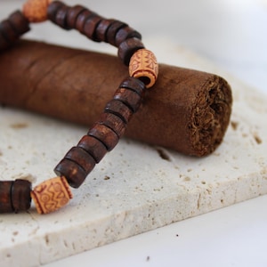 Men&#39;s Wood Beaded Bracelet: Cactus Charm, Boho Style