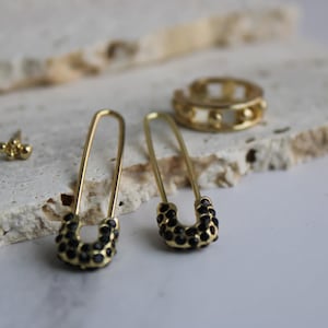 Sprankelende kristallen veiligheidsspeld oorbellen - gouden en zilveren statement hangoorbellen, effen strass sieraden, edgy chic cadeau voor haar, pinset