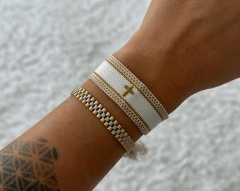 Macrame Cross Bracelet: Minimalist Cord, Christian Religious Gift