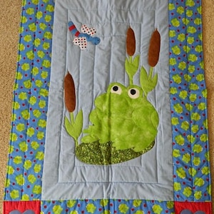 Froggy Crib Quilt, Blue and Green frog border