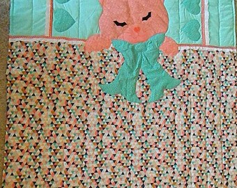 Sleepy kitty quilt, coral and mint