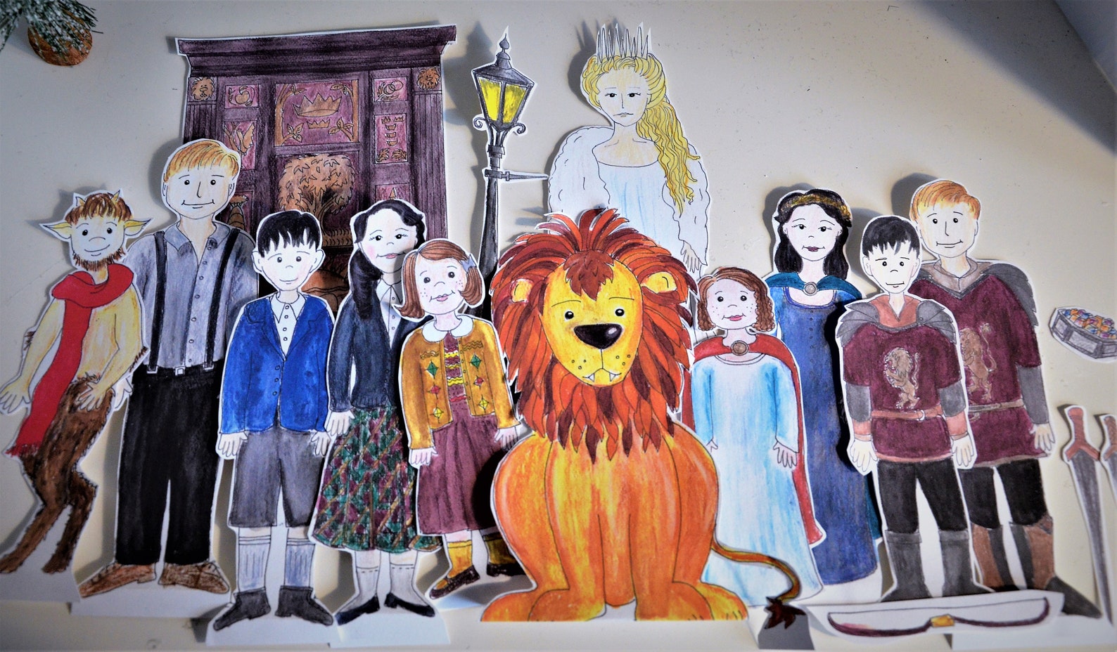 Narnia Characters IN COLOR play set figures Lion Witch | Etsy