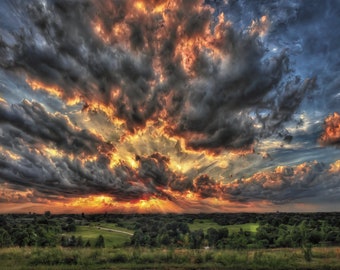 Drammatico tramonto su un campo alberato, download digitale, arte da parete, arte decorativa da parete, download istantaneo