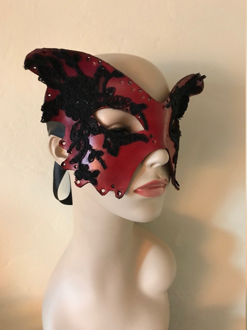 Red Butterfly Mask Leather & Black silk Lace Dark Fairy Mask Moth Mask Masquerade Fae Halloween Mardis Gras Adult Fantasy mask zdjęcie 3