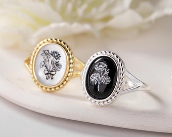 Anillo personalizado con la flor de nacimiento: Ágata negra y nácar, plata de ley.