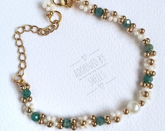 Handmade Daisy Beaded Bracelet – Gold Chain Boho Jewelry