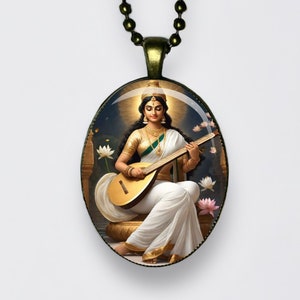 Collana Saraswati Ciondolo Tridevi Meditazione Saraswati Fiume Loto Om Amuleto Dea della conoscenza, musica, arte, parola e apprendimento Mantra