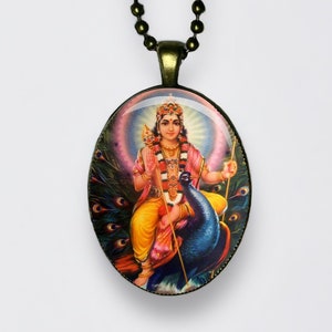 Collana Kartikeya Skanda Subrahmanya Shanmukha Murugan Pendente Meditazione Loto Yoga Amuleto Dio della Vittoria e della Guerra Comandante degli Dei