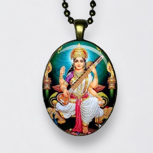 Collana Saraswati Ciondolo Tridevi Meditazione Saraswati Amuleto del Loto del Fiume Saraswati Dea della conoscenza, della musica, dell'arte, della parola e dell'apprendimento