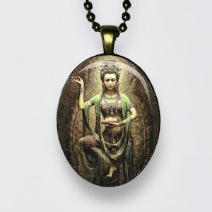 Collana verde Tara Ārya Tārā Ciondolo Buddha Buddismo Jetsün Dölma Meditazione Lotus Chakra Dakini Amuleto Om Prana Mantra