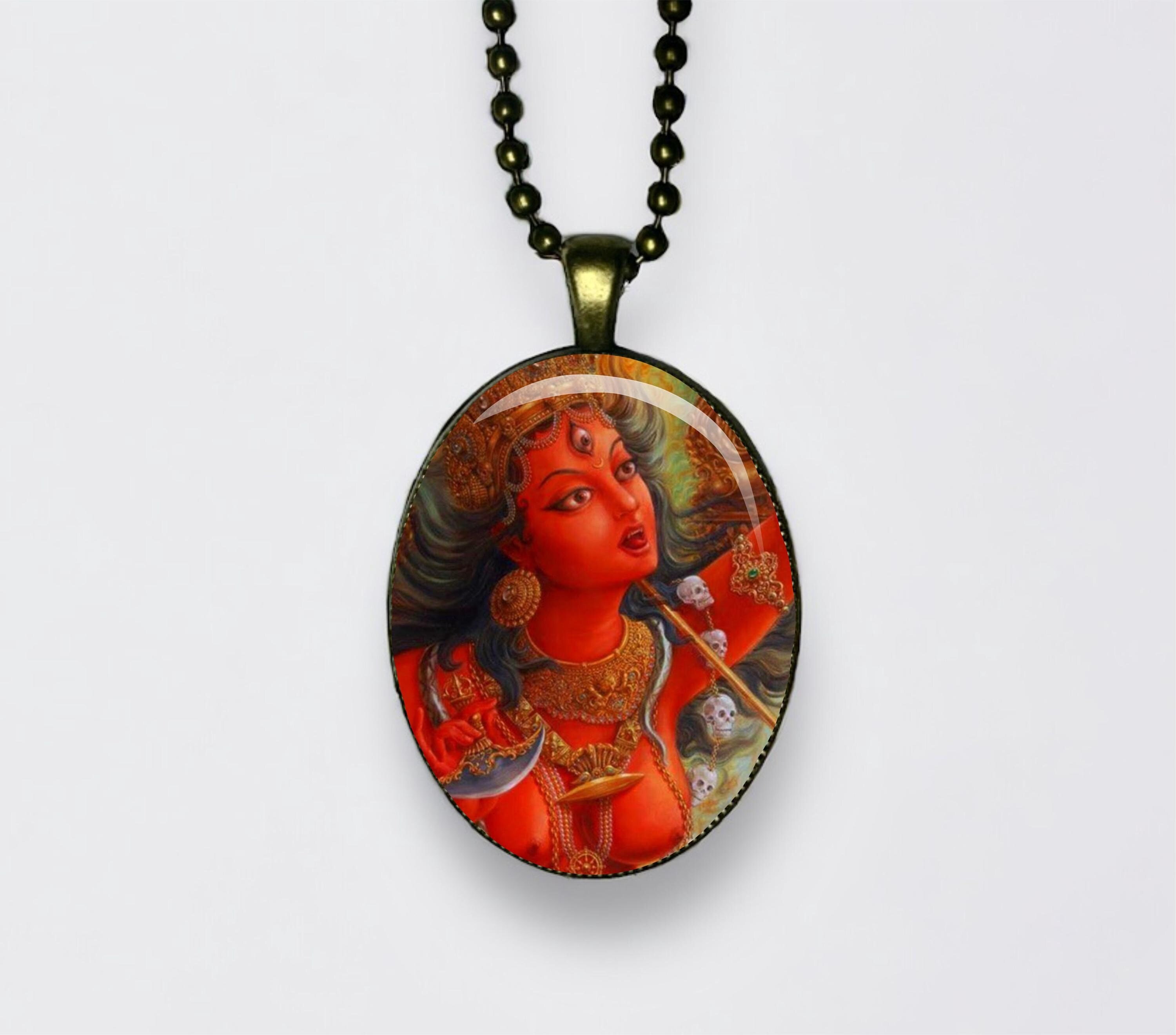 Rode tara-hangerketting: boeddhisme-meditatie-amulet (30 x 40 mm)