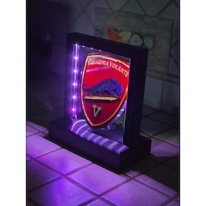 LED-lampa med flygande polispatrullslogotyp - Shift V - 3D-utskriven