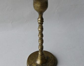PORTAVELAS ~ candelabro vintage de latón pesado individual para vela cónica adornado con la marca CHINA