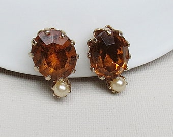 Beautiful faux TOPAZ and Pearl EARRINGS ~ screwback mid~century gold tone ~ perfect, elegant, dressy, feminine