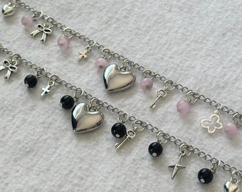 matchande hjärtformade berlockarmband, kokettsmycken, handgjorda kristallaccessoarer, cottagecore-estetik, Lana del Rey Core, trendigt, sött