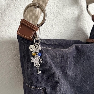 Coraline Movie Charm Armband, Naturliga Kalcedonkristallpärlor, Grunge Nyckelring, Smycken med Konstiga Flickor bild 8