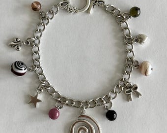 Regnbågsturmalin-berlockarmband, Lana Del Rey Core, Coquette-smycken, handgjorda kristallaccessoarer