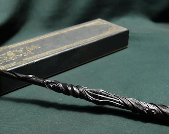 Benutzerdefinierte Federn Vines Holz-Zauberstäbe | Handgeschnitzte Zauberstäbe | Handgemachter Zauberstab Hexenstab | Einzigartige Magie, perfektes Geschenk für Weihnachten