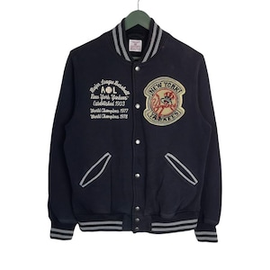 Rare veste universitaire à boutons-pression avec écusson des New York Yankees, taille moyenne