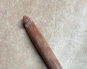 Handcrafted Wooden Crochet Hook – 6.5 mm – Swamp Mahogany Burl – One of a Kind
